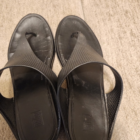 Fitflop Black Minimalist Sandals - Picture 4 of 4